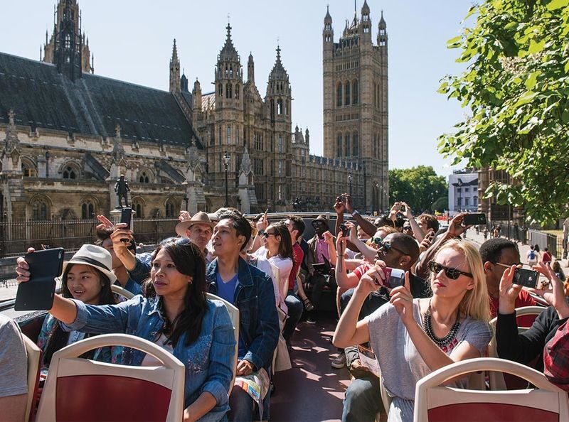 London Hop-On Hop-Off Bus by Big Bus - Choosing red, blue and green