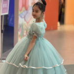Lotte World SharonCat Dress & Parade Experience, Seoul - The child chooses the look