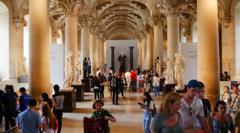 Louvre Private Group Tour in Paris for Families and Children - Two hours among the Louvre’s headline works