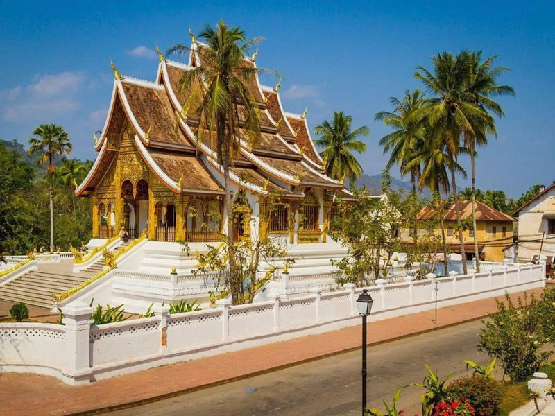 Luang Prabang Half Day City Tour - Wat Xieng Thong and the art of looking closely
