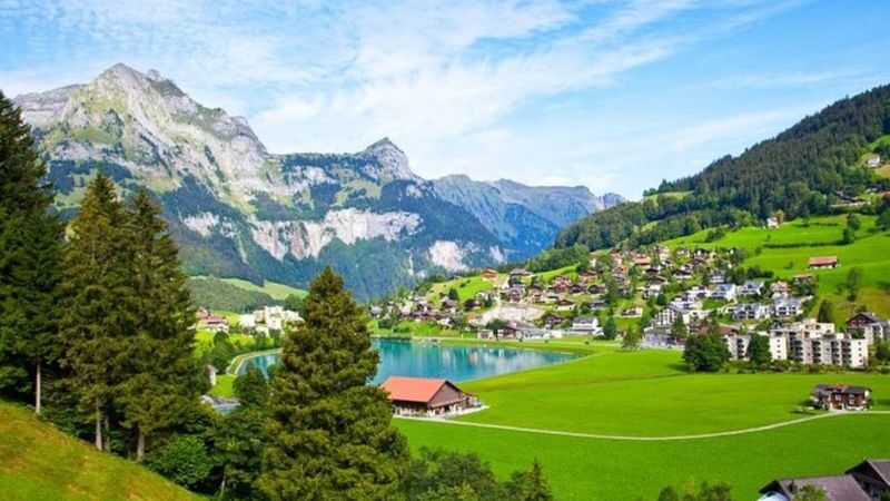 Lucerne Old Town and Mt. Titlis Day Tour with Transport - Lucerne: a free-time visit, not a guided city walk