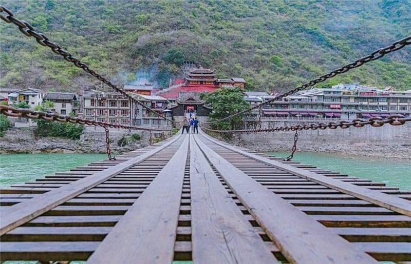 Luding Bridge Scenic Area - What to Know Before You Go
