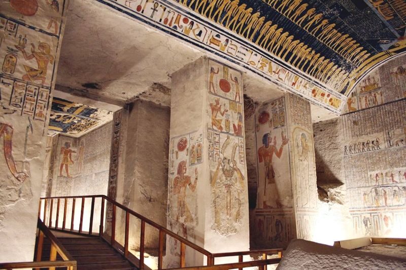 Luxor Full-Day Karnak Temple & Valley of Kings Tour - The 04:30 departure and the desert drive