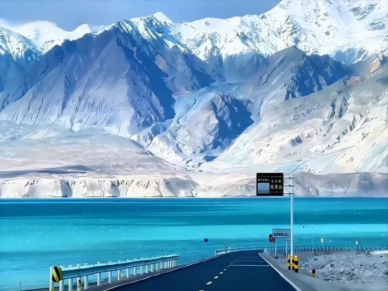 Luxury Xinjiang Southern Xinjiang Kashgar 6-Day Private Tour - Muztagh Ata and the Grasslands Near Taxkorgan
