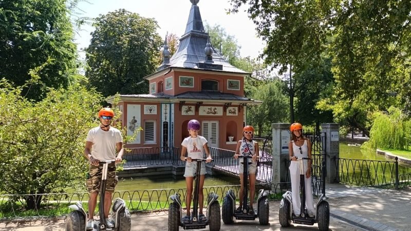 Madrid Half-Day Private City Tour - Madrid’s Center: A Moving Introduction