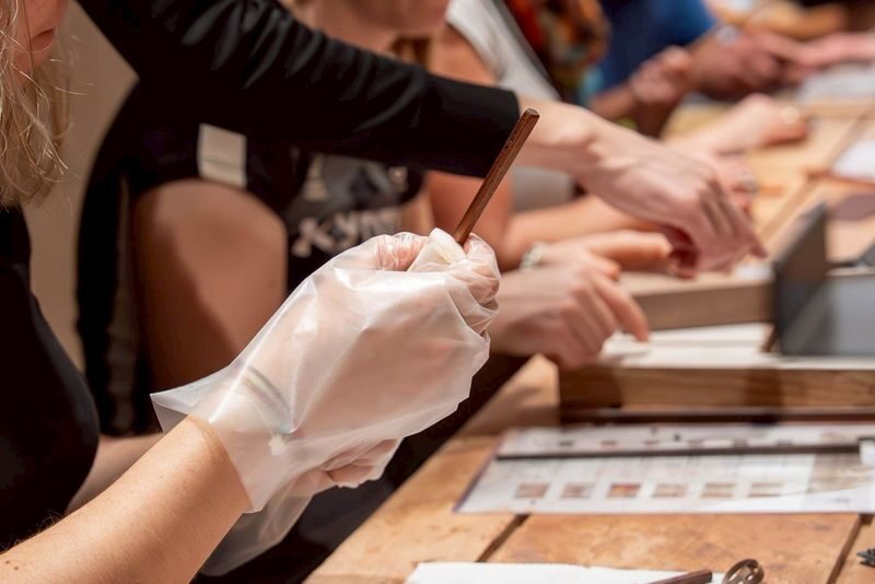 Make Your Own Chopsticks in a 95yo Historic Shinsaibashi Home - Finding HASHI LAB in Shinsaibashi