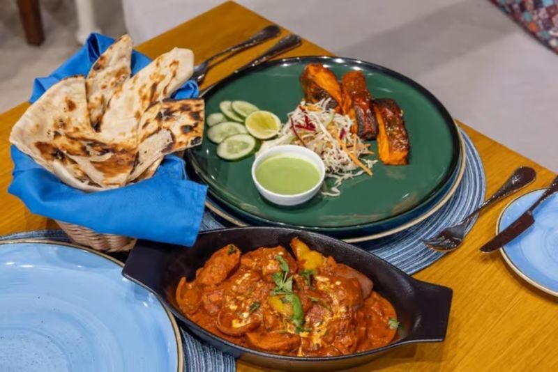 Male/Hulhumale: Cinnamon Dhonveli Day Pass with Lunch & Drinks - Seven hours at Cinnamon Dhonveli