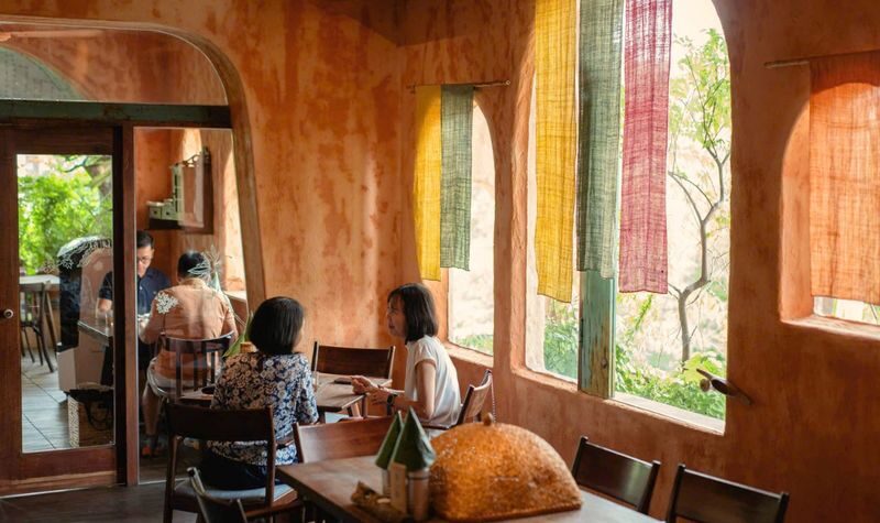 Man Moi Michelin Restaurant: Vietnamese Culinary Experience - Comfort food in a polished setting