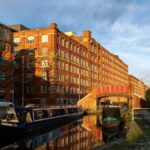 Manchester City Walk: 2-Hour Immersive Tour with Chinese Guide - Northern Quarter streets bring the modern city into view
