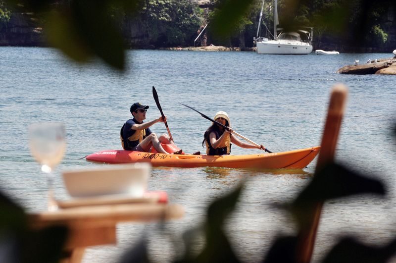 Manly Kayak Hire - Friendly instructions, with one important safety test