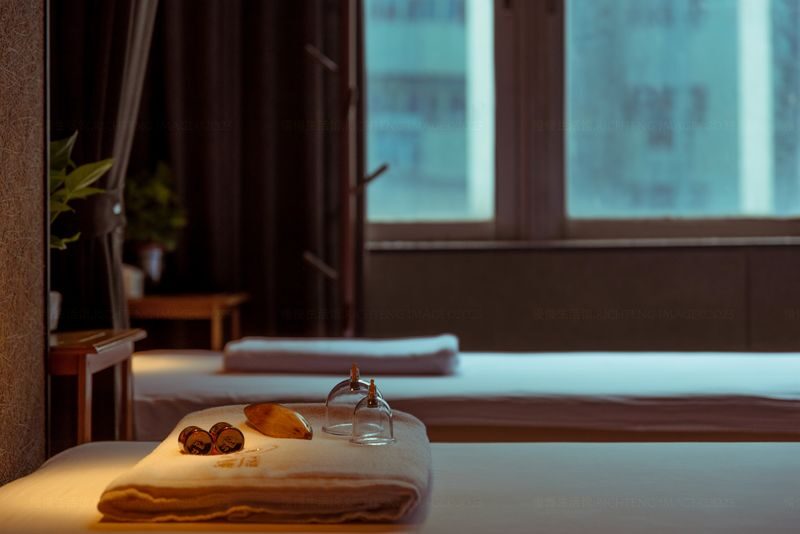 Manman Wellness | Gangxia Branch - Essential oils and Tui Na change the feel of longer treatments