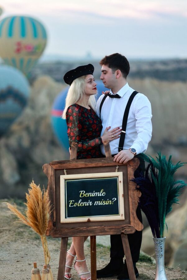 Marry Me concept with photoshooting in Cappadocia - Love Valley and the balloon question