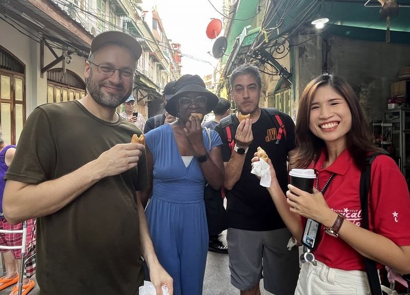 Master Bangkoks Old Town: 4-Hour Talat Noi & Chinatown Walk - Street Art, a Shrine and the Talat Noi Museum