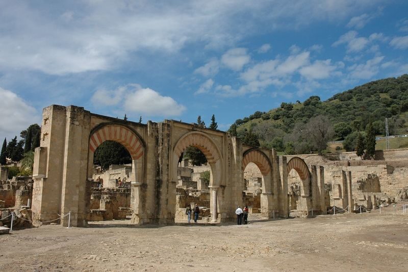 Medina Azahara Guided Day Tour - At the interpretation center, the visit starts with logistics