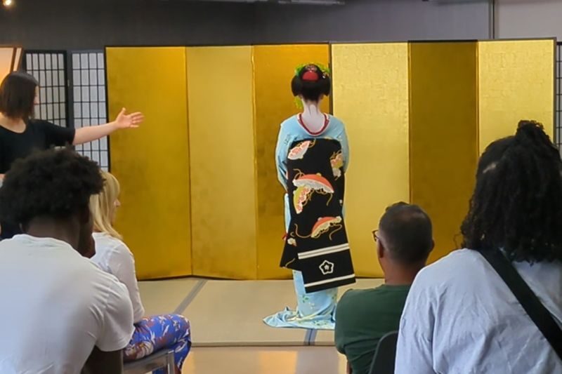 MEET MAIKO: Meet-&-Greet, Maiko Show & Experience in Kyoto - From welcome to the two short dances