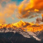 Meili Snow Mountain & Shangri-La Full-Day Small Group Tour - What the small-group setup means