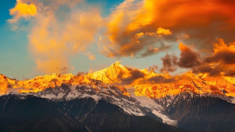 Meili Snow Mountain & Shangri-La Full-Day Small Group Tour - What the small-group setup means