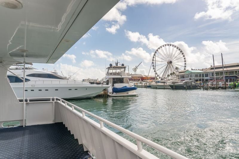 Miami Biscayne Bay 1.5-Hour Sightseeing Cruise - From downtown towers to Millionaire’s Row