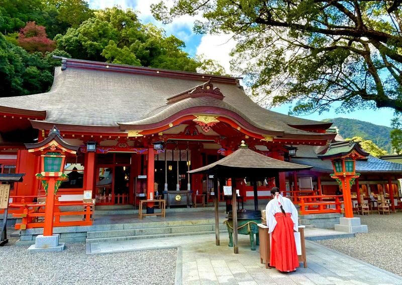 Michelin Kumano Kodo Pilgrimage & Nachi Falls Day Tour from Nagoya - Walking Daimonzaka’s old stone path
