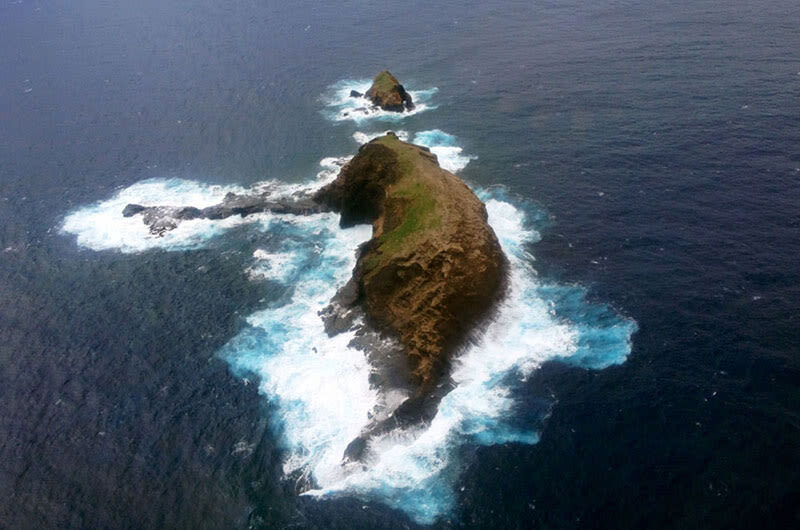 Molokai Voyage Helicopter Tour in Maui - Crossing the Pailolo Channel