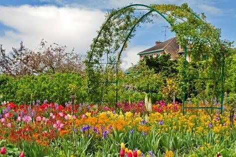 Monets Gardens & Palace of Versailles One Day Tour from Paris - At Giverny, see the places behind the paintings