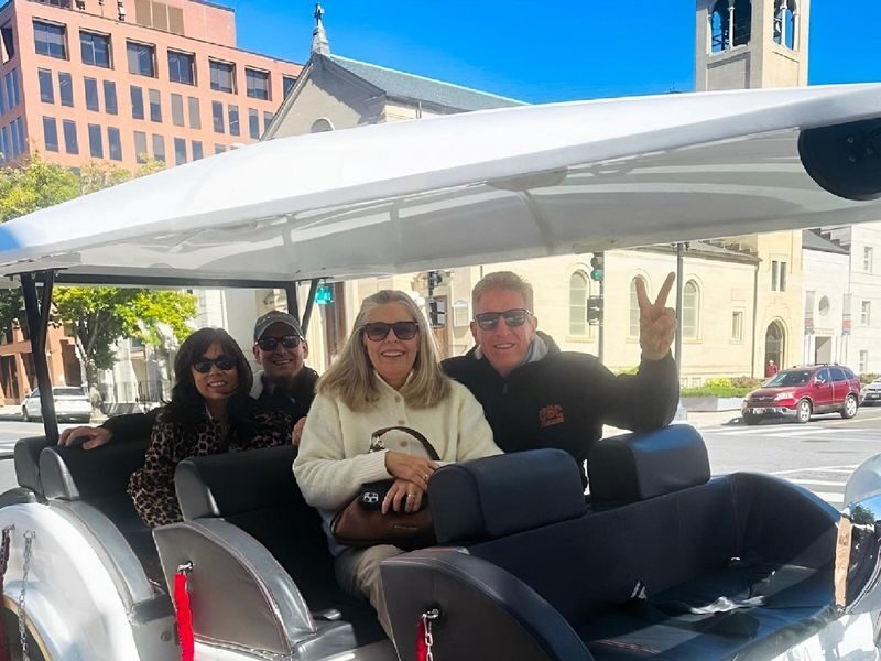 Monuments & National Mall Guided Tour by Vintage Cart in Washington - What two hours can show you