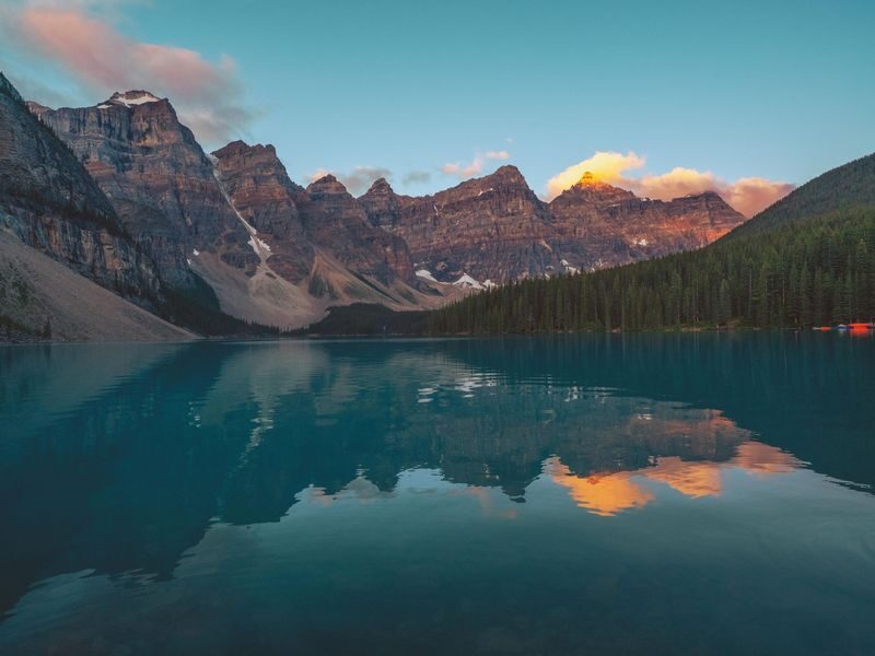 Moraine Lake & Lake Louise Sunrise Guided Tour - Lake Louise after the dawn stop