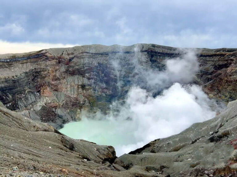 Mount Aso and Kurokawa Onsen One-Day Tour in Kumamoto Prefecture - Aso’s Crater, with a Necessary Plan B