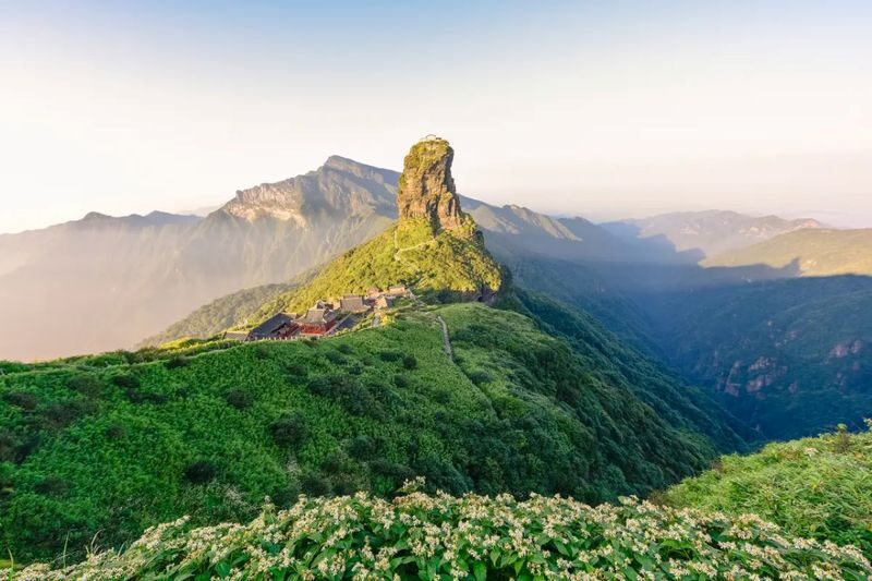 Mount Fanjing Scenic Area - Mountain Icons Above Eastern Guizhou