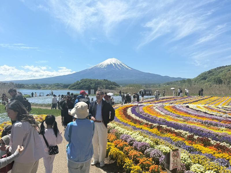 Mount Fuji Full-Day Private Tour - Lake Kawaguchi, from lakeside views to a speedboat ride