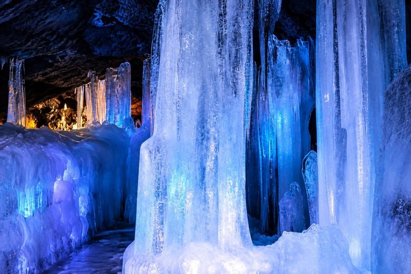 Mount Fuji Lawson Check-in Twin Lakes Day Tour-Departing from Tokyo: Lake Yamanaka & Lake Kawaguchiko Autumn Leaves Corridor & Narusawa Ice Cave & Handicraft Experience (Lunch upgradeable to Kobe beef, etc.) - Narusawa Ice Cave: a cool start beneath the lava fields