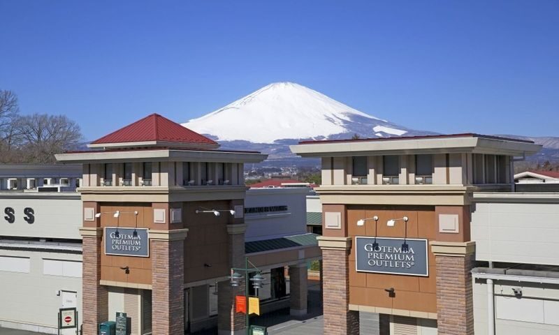 Mt. Fuji 5th & Gotemba Premium Outlets Tour (Disband at Outlets) - The 7:15 a.m. Shinjuku meeting