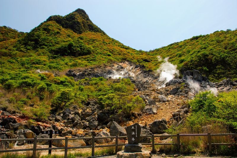 Mt.Fuji and Hakone 1 Day Bus Tour from Tokyo - A garden, a ninja photo and a buffet lunch