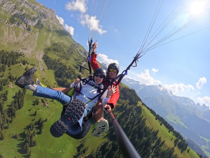 Murren - Lauterbrunnen Paragliding Tandem Flights - From briefing to takeoff