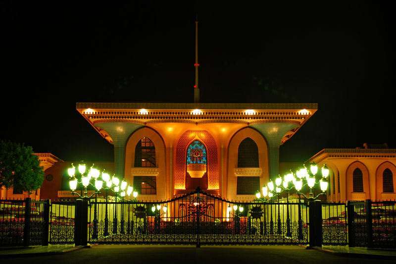 Muscat Night Tour - The mosque photo stop and its illuminated marble