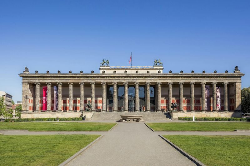 Museum Island Berlin Ticket - Start with the Neues Museum