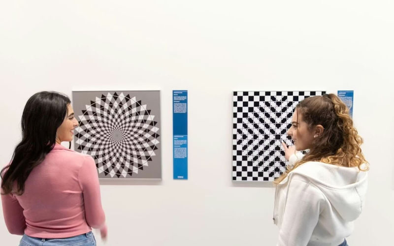 Museum of Illusions Toronto Ticket - Rooms that make you question your eyes