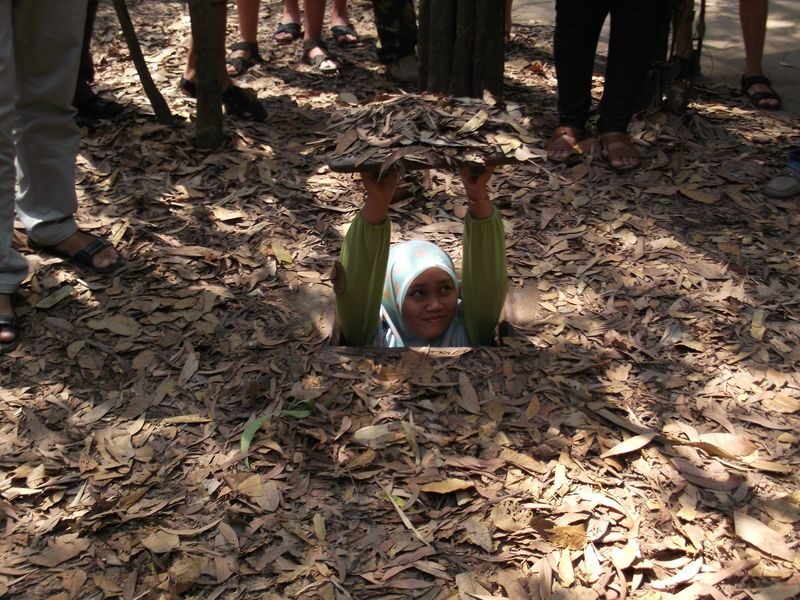 Muslim Friendly: Cu Chi Tunnels & Wholes Sales Shopping Day Tour - A guided morning at the Ben Dinh tunnels