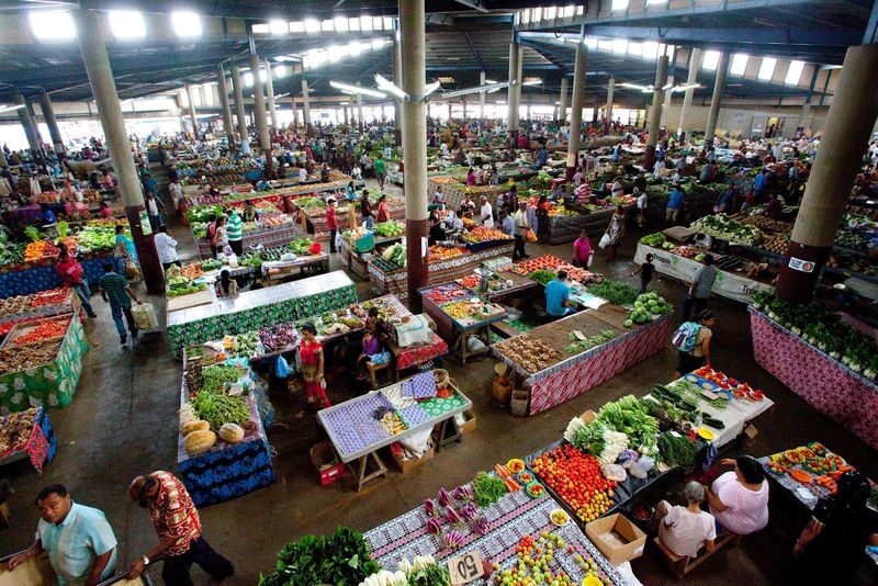 Nadi Wonders Tour in Fiji - Fruit stalls and handicrafts bring the town closer