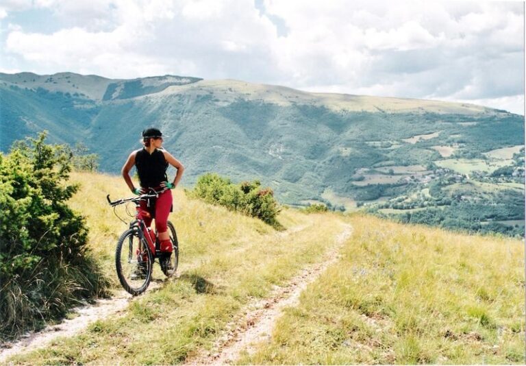 Nagarkot Downhill Mountain Biking Trek - A downhill ride through fields and village lanes