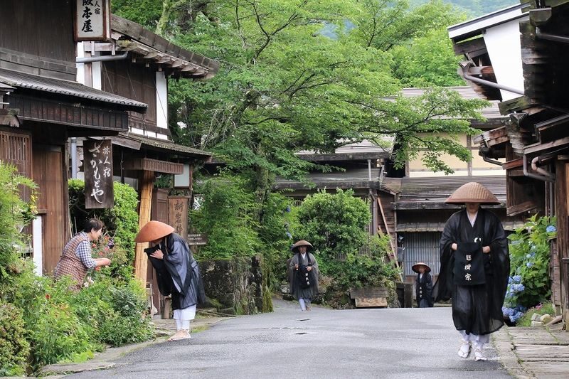 Nagoya 4 Historical Sites Full-Day Tour with Edo Charm - Inuyama Castle: views after the climb