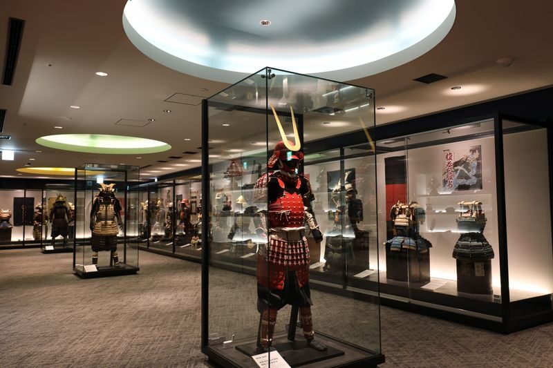 Nagoya Touken World - Armor gives the weapons a human scale