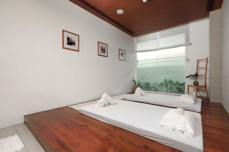 Nam Health and Wellness at Nap Patong Experience in Phuket - What the foot reflexology package includes