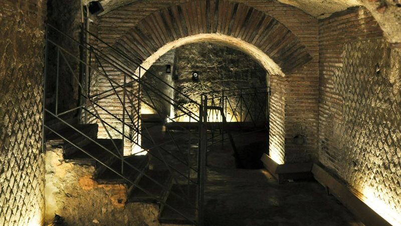 Naples Underground Tour - Find the entrance before your tour time