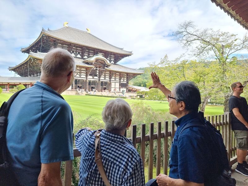 Nara World Heritage PRIVATE TOUR - At Todai-ji, guardians at the gate and a giant Buddha
