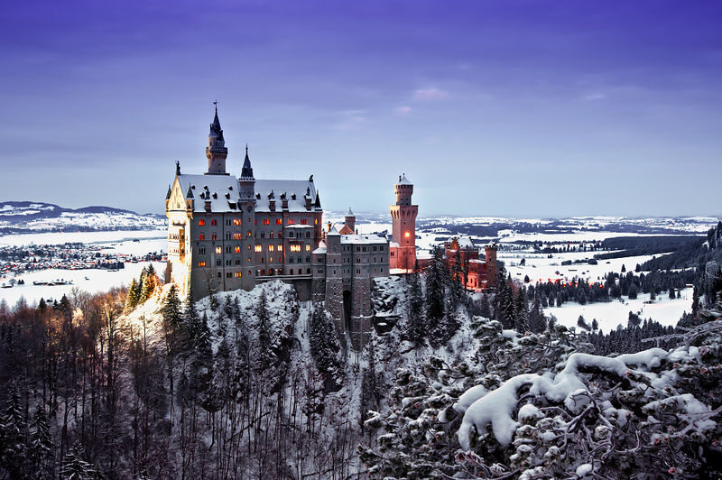 Neuschwanstein Castle, Linderhof Palace and Oberammergau Tour - 08:30 departure near Munich Central Station