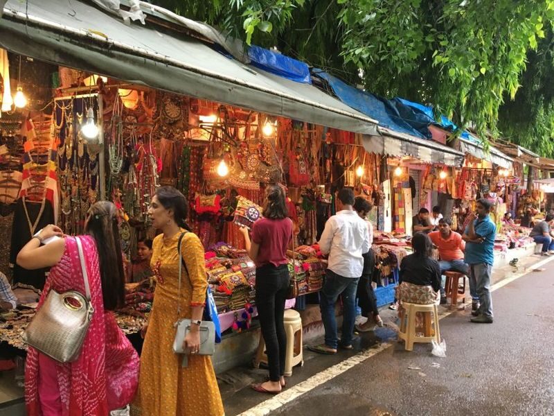 New Delhi: Half Day Shopping Tour with Transfers - Dilli Haat: a different kind of market