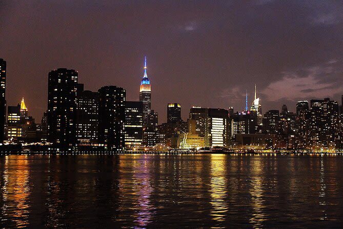 New York Harbor Lights Cruise by Circle Line - Pier 83 and the first stretch on the Hudson