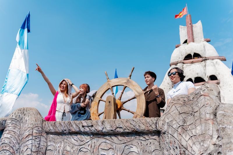 Nha Trang Day Tour to Soi Beach & Tri Nguyen Aquarium By Speed Boat - Soi Beach: swim, rest, or pay for more