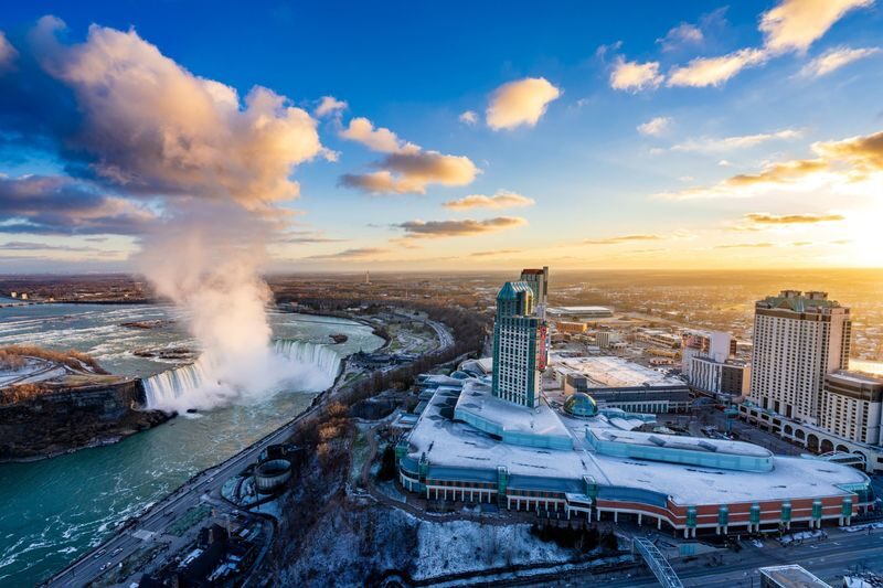 Niagara Falls Day Tour, Boat Cruise and Journey Behind the Falls - Choosing the Boat Cruise or Journey Behind the Falls